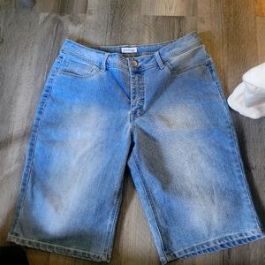 St John's bay size 16 Jean shorts